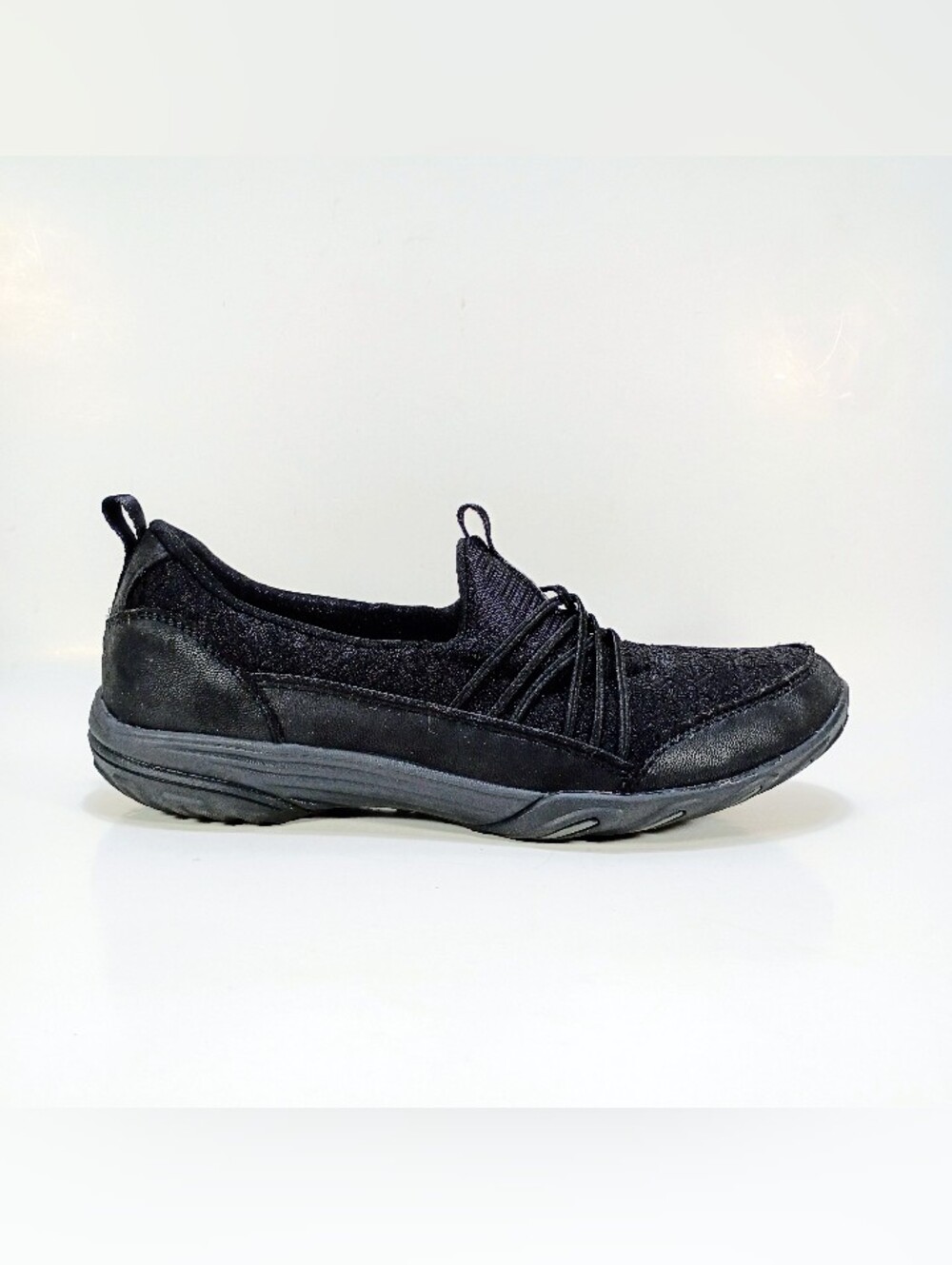 Skechers Empress Wide Awake Womens 6.5 Classic Fit Black Slip On Shoes Sneakers